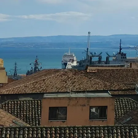 Attico Con Terrazzo Al Centro Storico Di