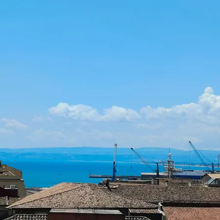 Attico Con Terrazzo Al Centro Storico Di Catane