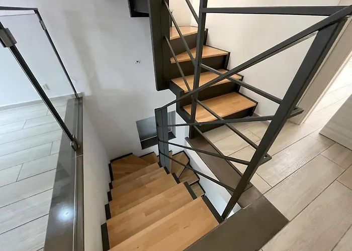 Attico Con Terrazzo Al Centro Storico Di Lejlighed