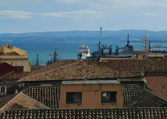 Attico Con Terrazzo Al Centro Storico Di